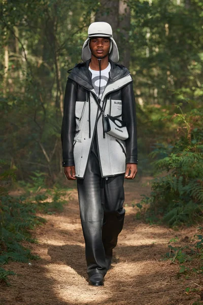 Look 32